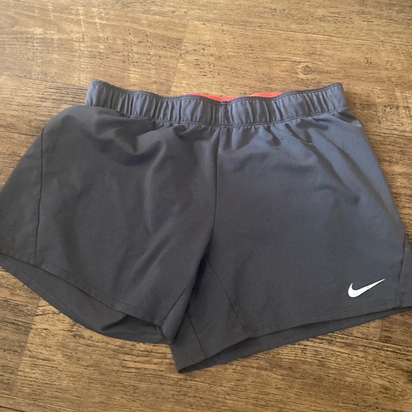 Nike shorts - Picture 1 of 4